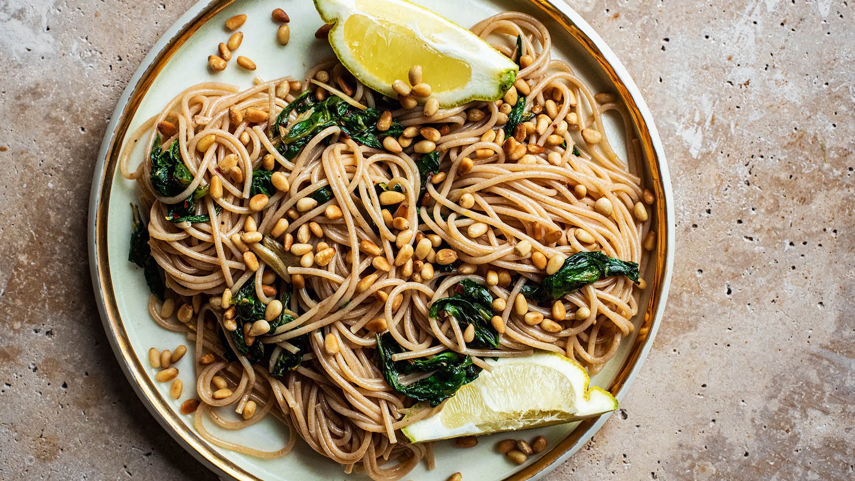 Pâtes aux épinards et pignons