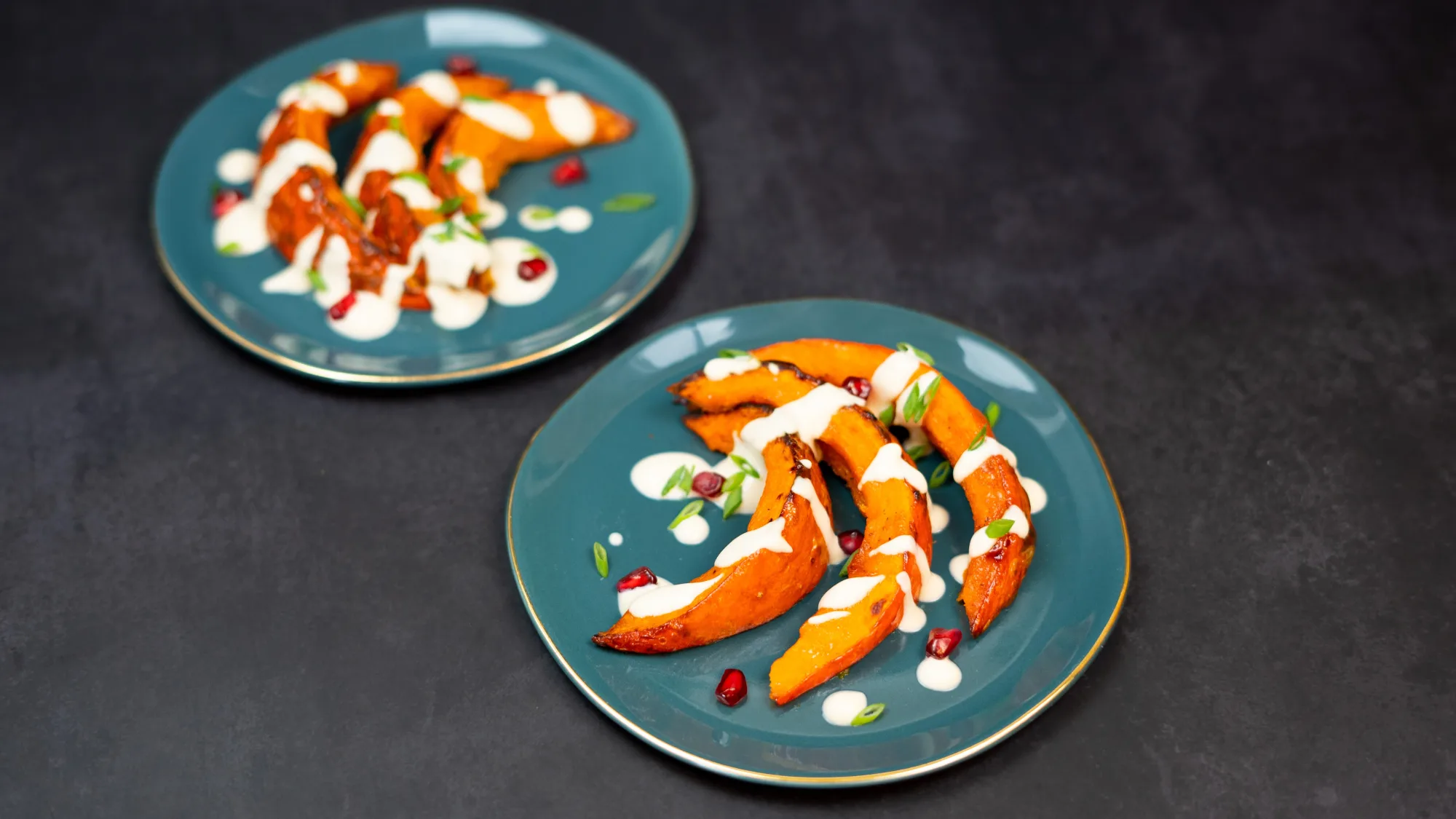 Kürbisspalten mit Cashew-Dip