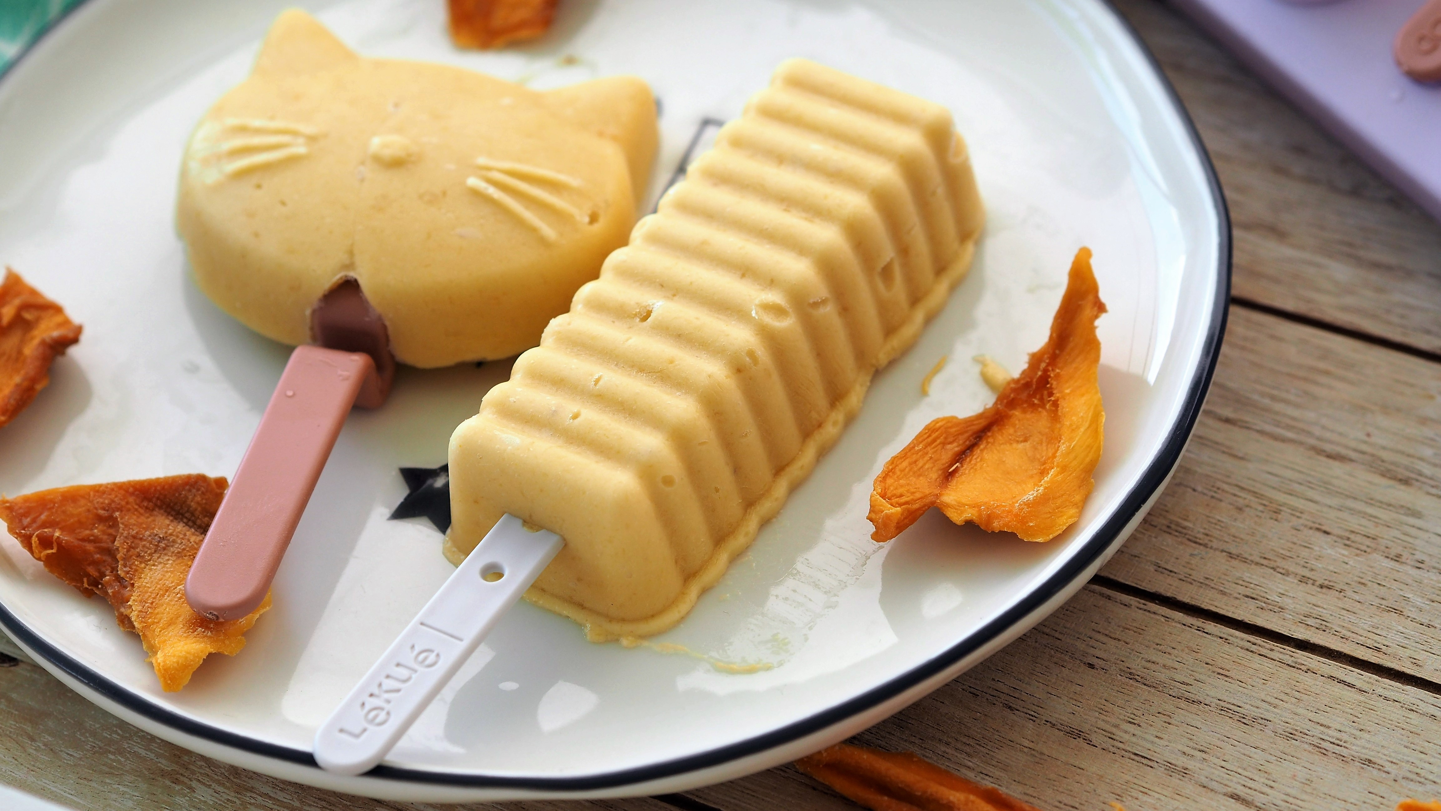 Mango popsicles