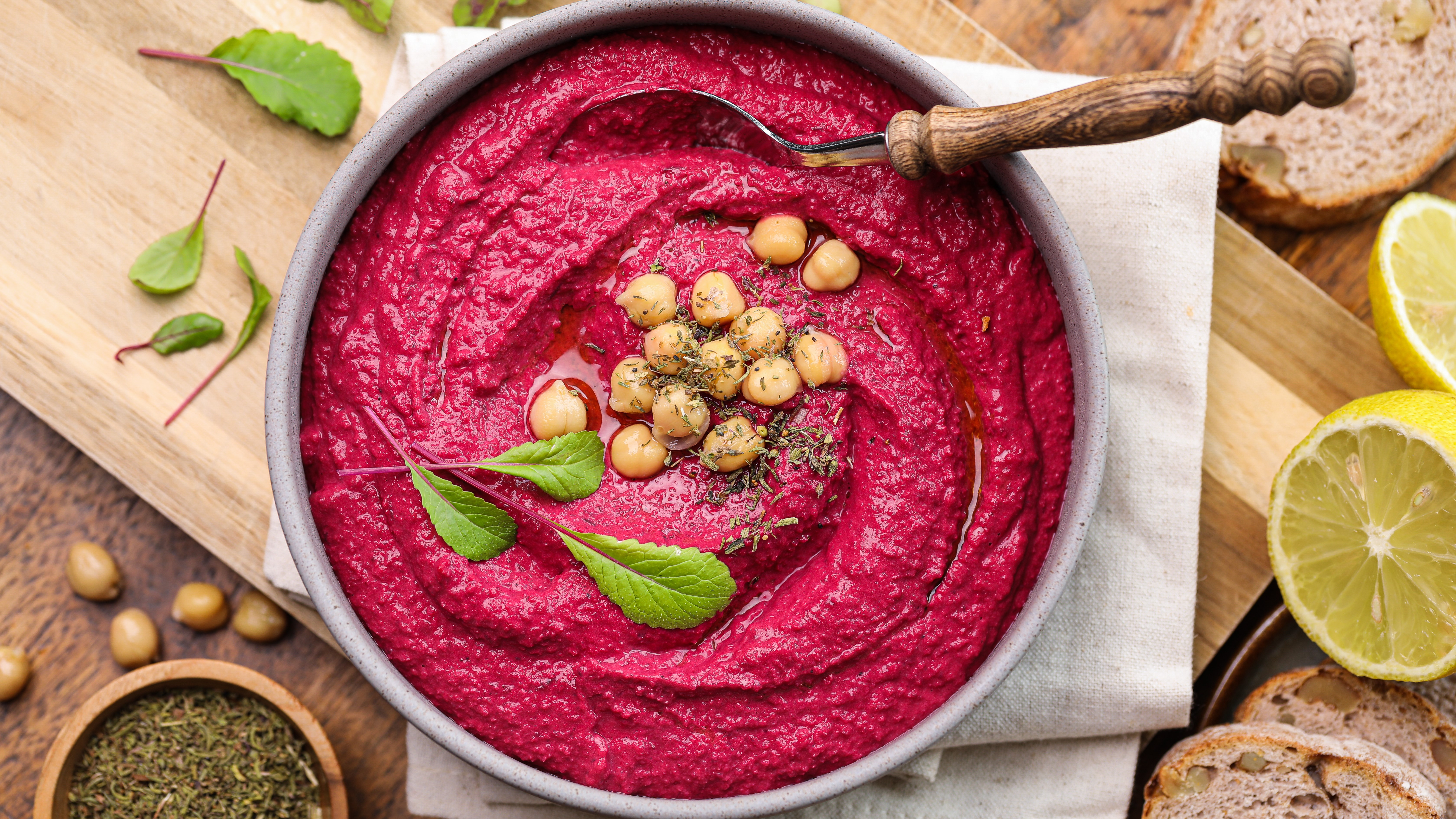 Hummus klassisch und mit Randen
