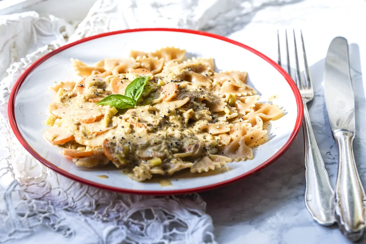 Carottes et poireau en sauce crémeuse