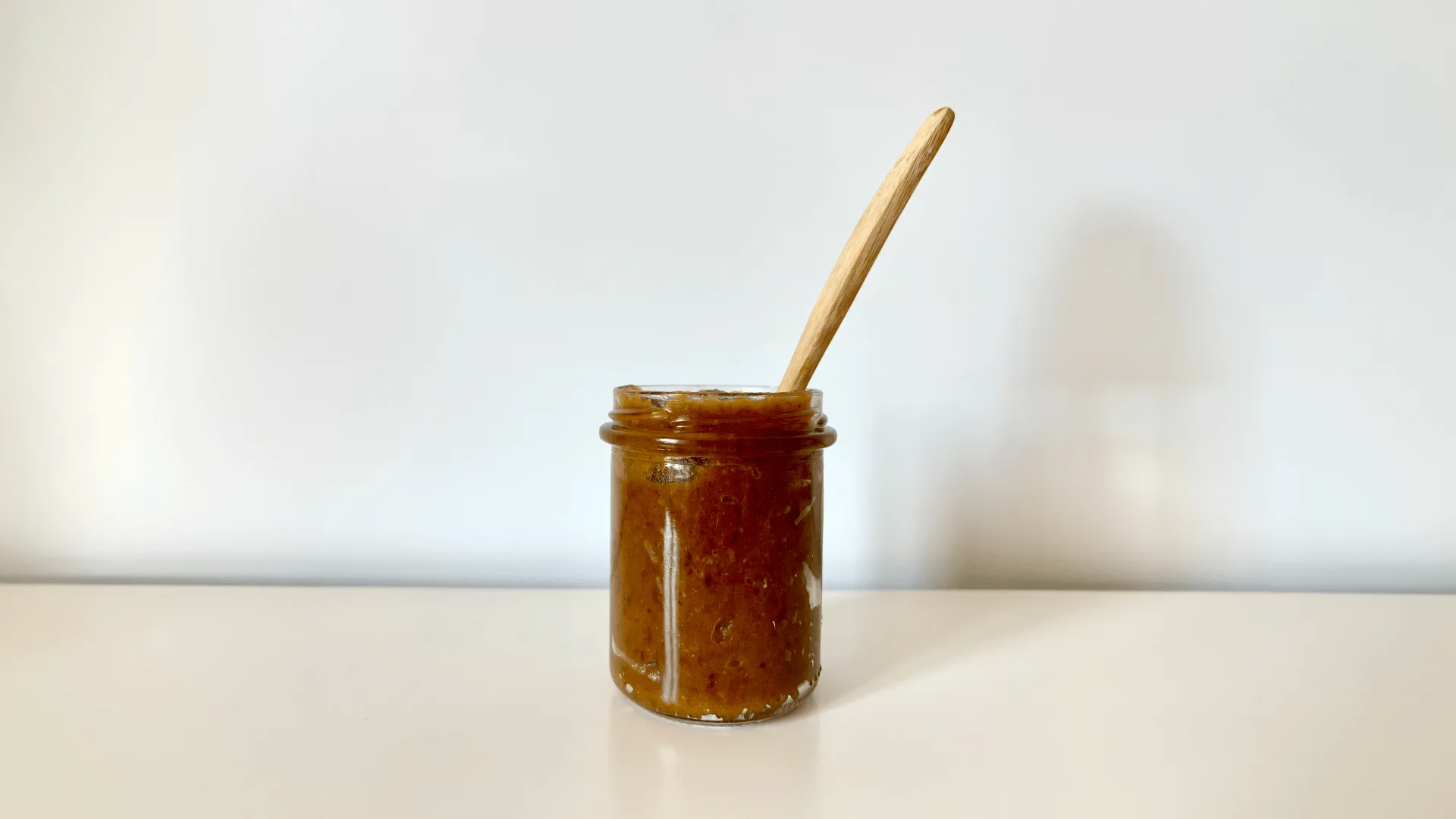 Crème de dattes à la pâte miso