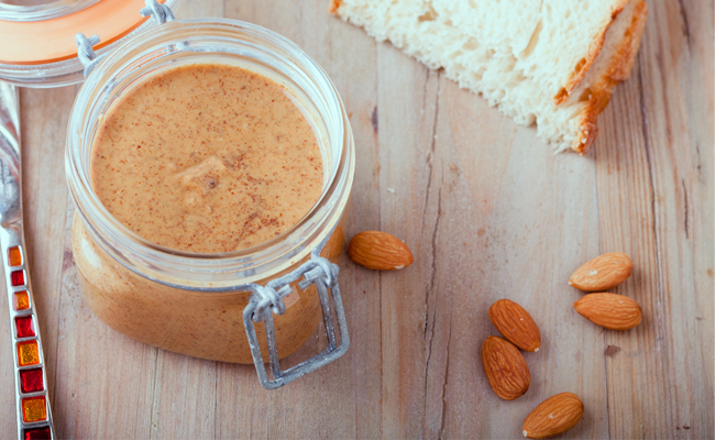 Courgettes farcies à la pâte d'amande et à l'ail