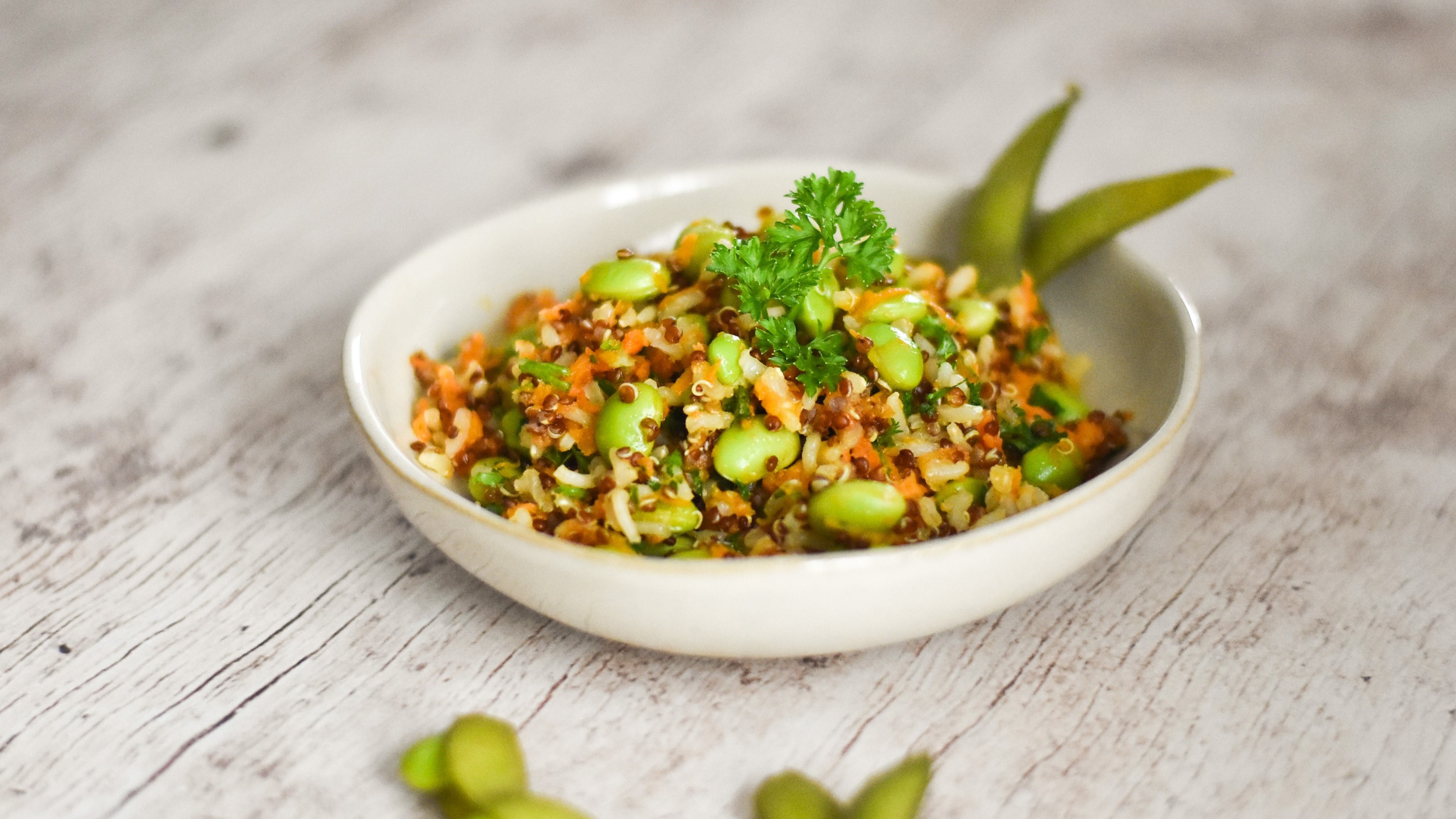 Quinoa-Reissalat mit Edamame